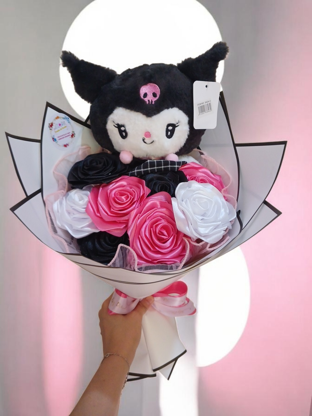 Ramo 8 rosas eternas con 1 peluche kuromi B