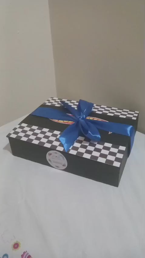 Caja personalizada Hot Wheels 3  carritos 4 Chocolates