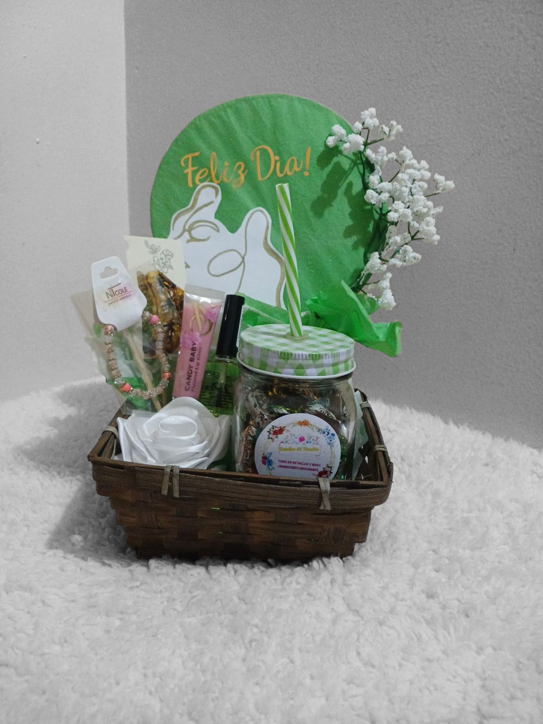 Cesta con producto de cuidado personal