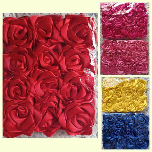 Paquete de 12 rosas eternas.